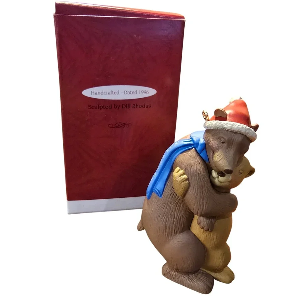 Hallmark Keepsake Ornament MOM AND‎ DAD Hugging Bears Christmas Holiday 1996